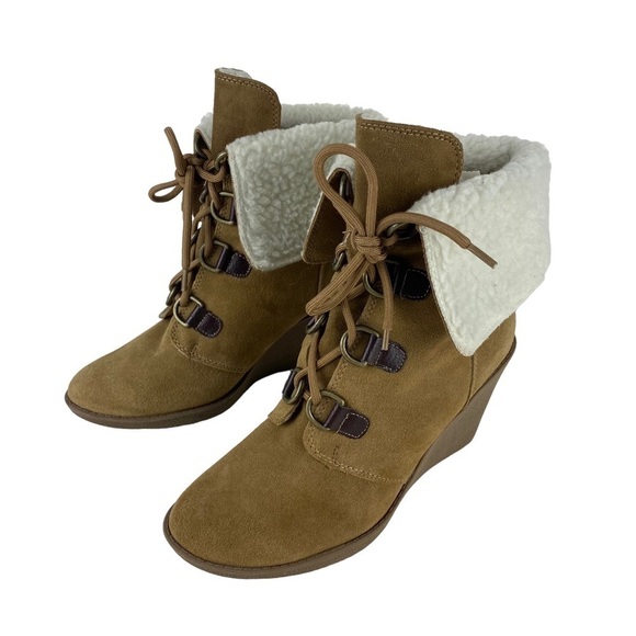 Coach and Four Shoes - Coach and Four Sherpa Suede Leather Boots Women’s Size 8.5 Tan Brown Keystone II